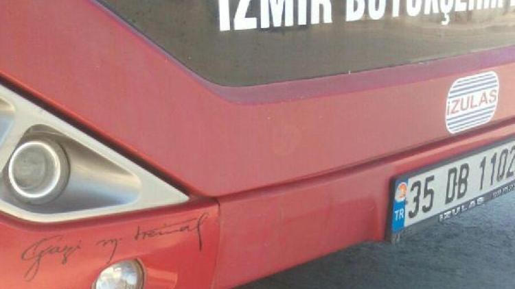 Belediye otobüsündeki Atatürk imzası ve posterine tutanak