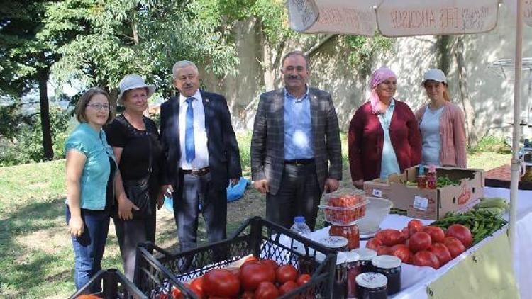 Demirköy Belediye Başkanı Yavuz ve İl Genel Meclisi Başkanı Üresin, yerel ürün pazarını ziyaret etti