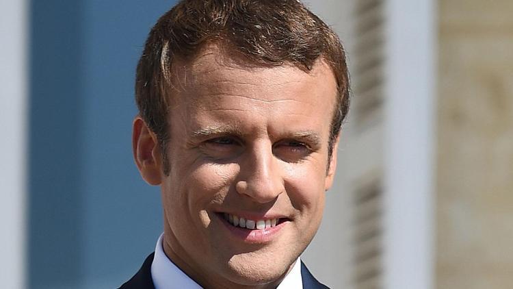 Fransa, Macronun makyajını konuşuyor