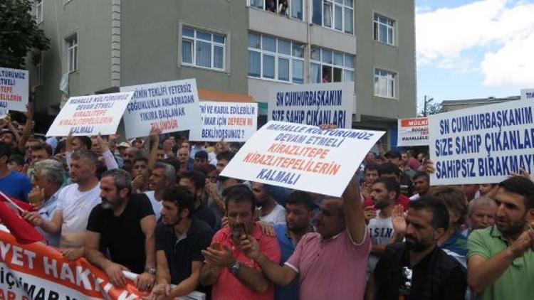 Bakanın katılacağı tören öncesi protesto