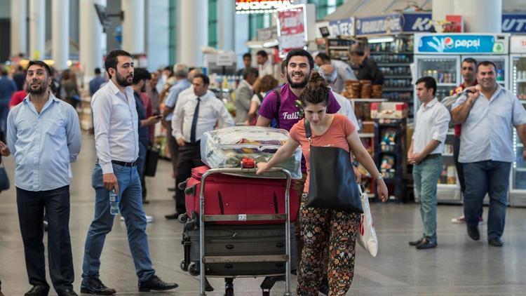 Valizini alan AŞTİ’ye koştu