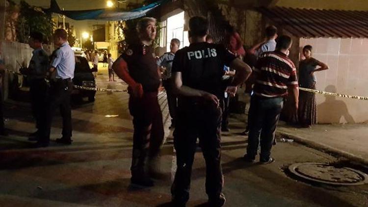 Mahallede silahlı kavga: 1i polis 13 yaralı