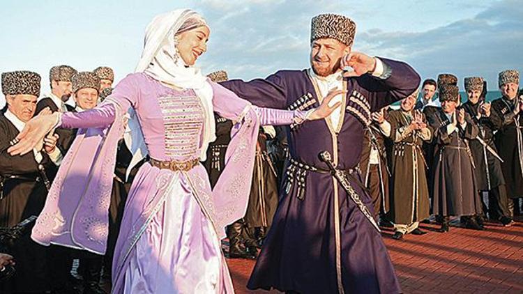 Ramzan Kadirov baş çöpçatan oldu