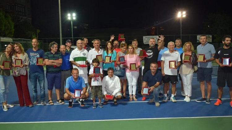 Bakırköyde Niyazi Mete tenis şöleni