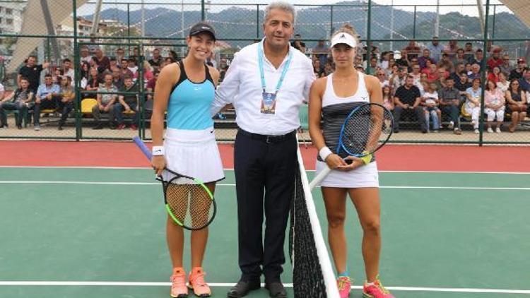 Artvinde tenis heyecanı yaşandı