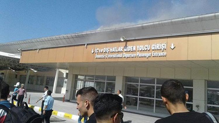Son Dakika: Van Ferit Melen Havalimanında yangın... Tüm uçuşlar 13:00e kadar ertelendi