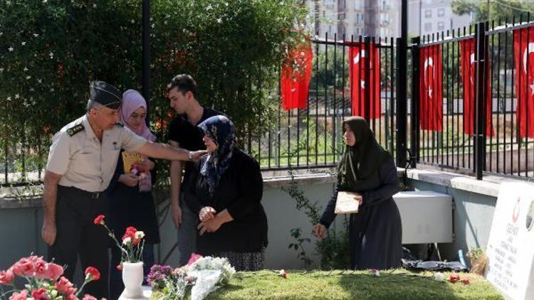 Mezarlıklarda bayram yoğunluğu