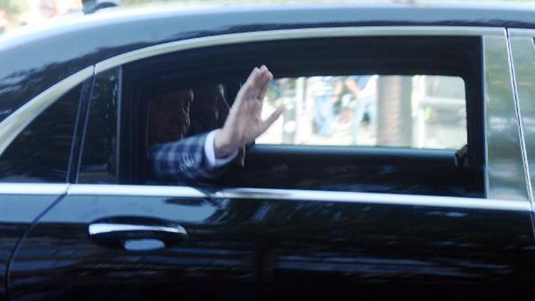 Yakınını ziyaret eden Cumhurbaşkanı Erdoğan hastaneden ayrıldı