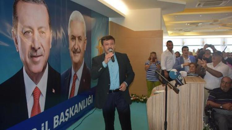 Ak Parti İzmir İl Örgütünde bayramlaşma buluşması