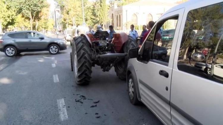 ‘Dur’ ihtarına uymayınca polis ayağından vurdu