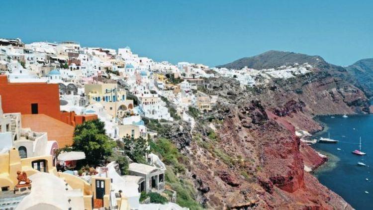 Santorini halkı turist sayısına sınırlama istiyor