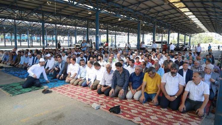 Arakanda öldürülenler için gıyabi cenaze namazı kılındı