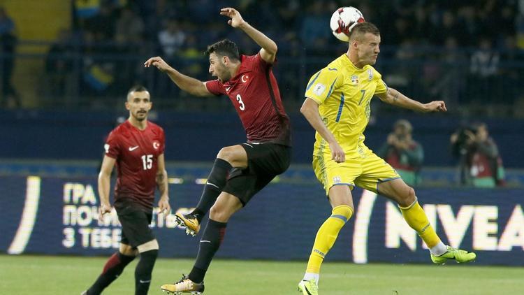 Lucescu kötü, hakem kötü, milli takım daha kötü