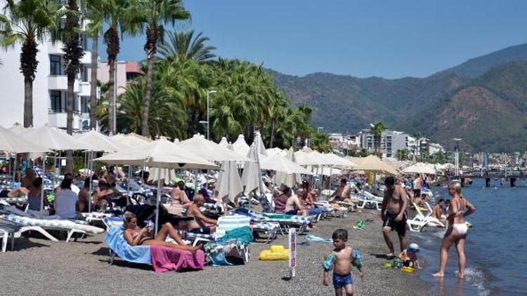 Tatilciler dönüşe geçti, Marmaris yabancı turistlere kaldı