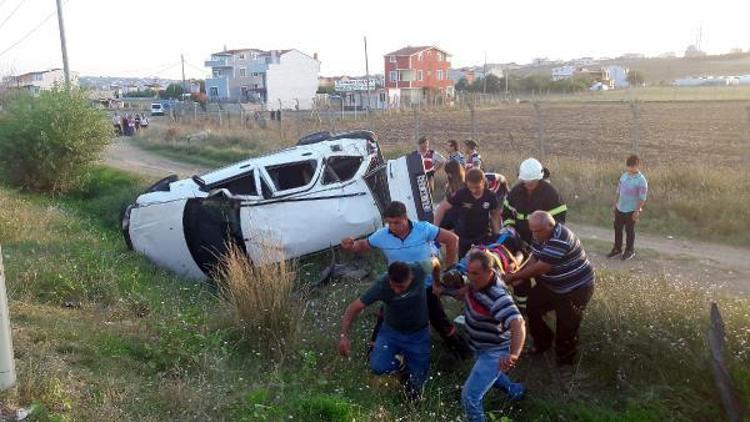 Takla atan otomobilde 4 kişi yaralandı