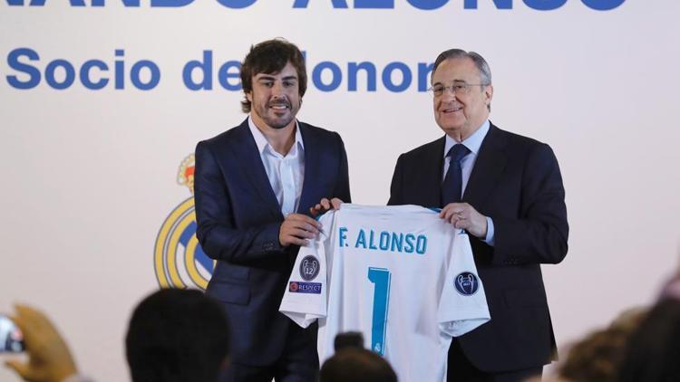 Real Madridden büyük onur Alonso...