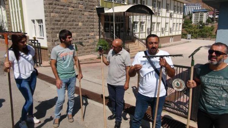 Tuncelide HDP milletvekili ve çevrecilerden protesto eylemi