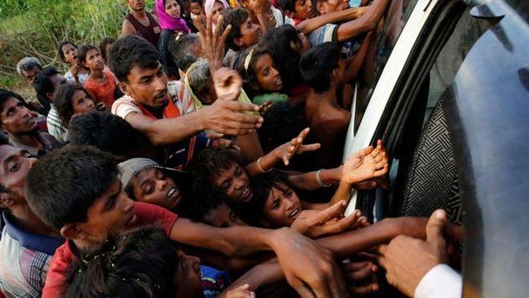 24 saatte 35 binden fazla Arakan Müslümanı Bangladeşe kaçtı