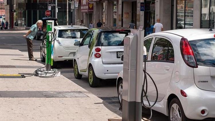 Bir ülke daha dizel ve benzinli otomobilleri kaldıracak