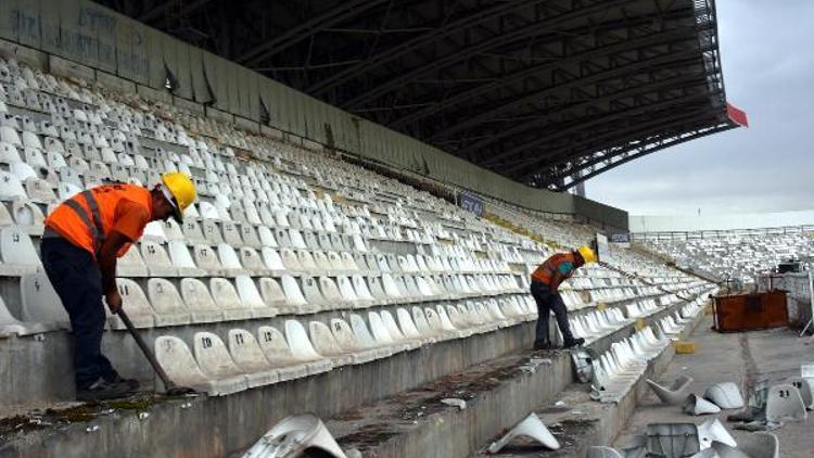 Eski 4 Eylül Stadyumunun yıkımına başlandı