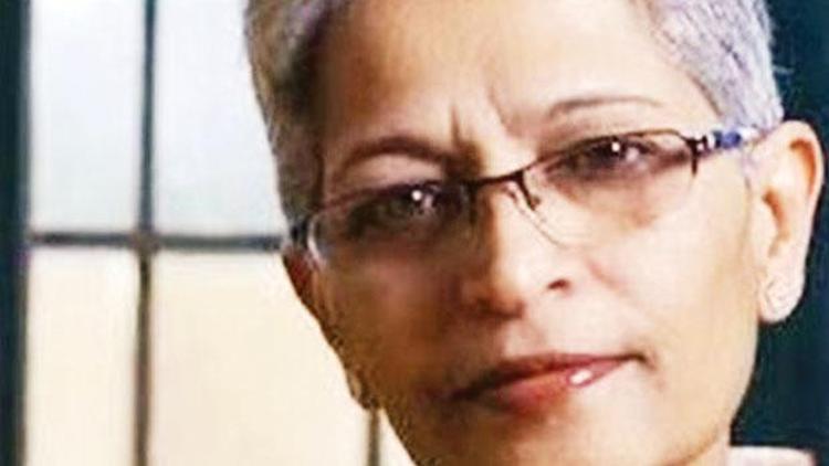 Hindistanda kadın gazeteci öldürüldü