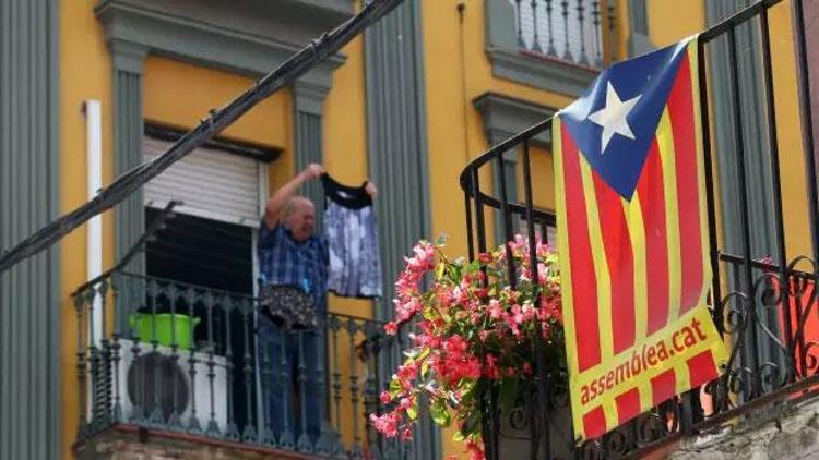 Katalanlar bağımsızlıkta ısrarcı