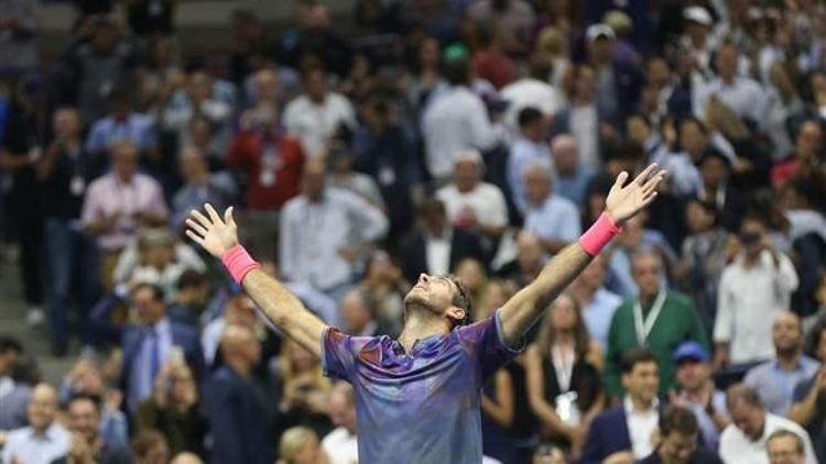 Del Potro Federeri devirdi, Nadalın rakibi oldu