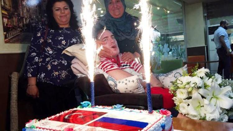 Türk ve Rus anneler Umut için pasta kesti