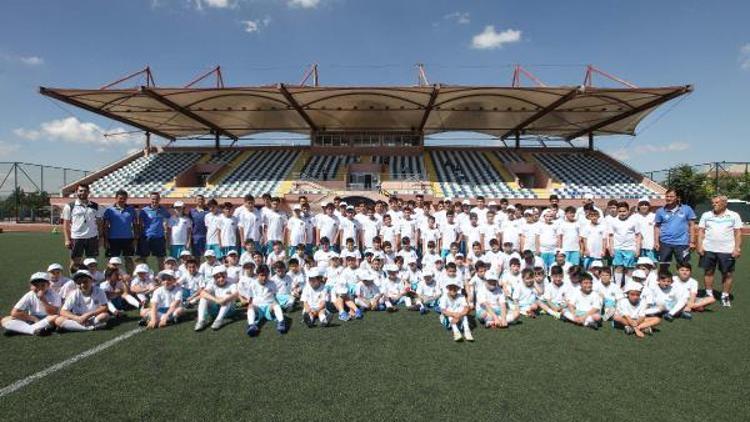 Yenimahallede minik futbolcular için kış fırsatı