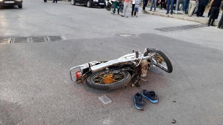Polis aracıyla çarpışan motosikletli yaralandı