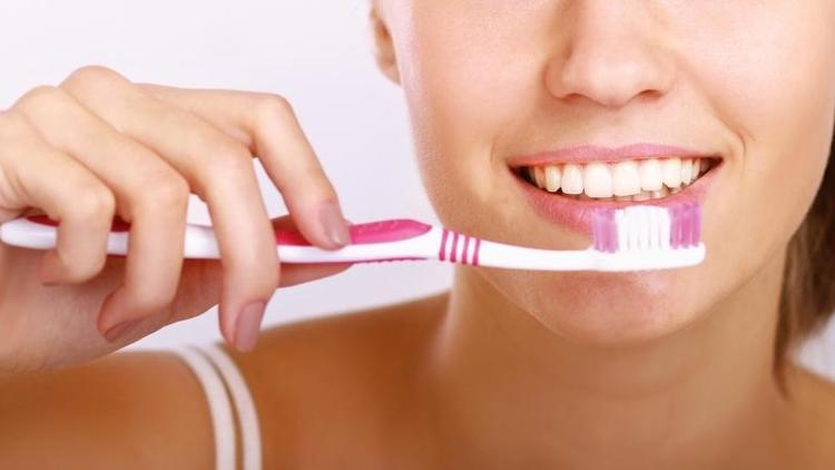 Dişlerinizi başkasının dışkısıyla fırçalıyor olabilirsiniz