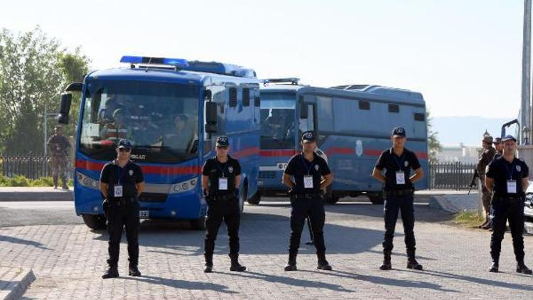 Mahkeme Başkanından darbeci binbaşıya; Düzgün konuş