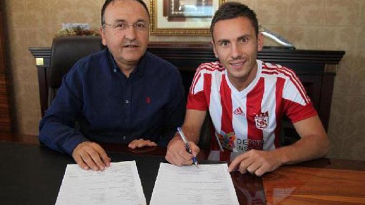 Demir Grup Sivasspor Sergiy Rybalkaya imza attırdı