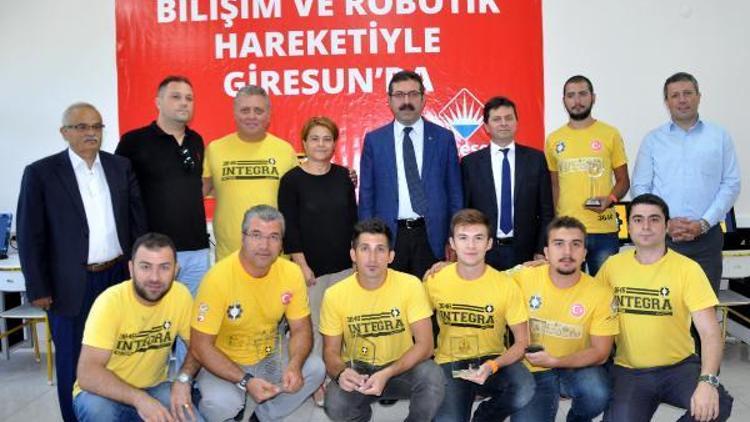 Bahçeşehir Koleji “Bilişim ve Robotik Hareketi” için Giresun’da