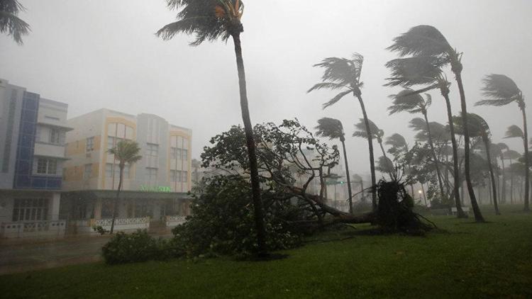 Irma Kasırgası mobil şebekeleri vurdu, Vodafonedan destek geldi