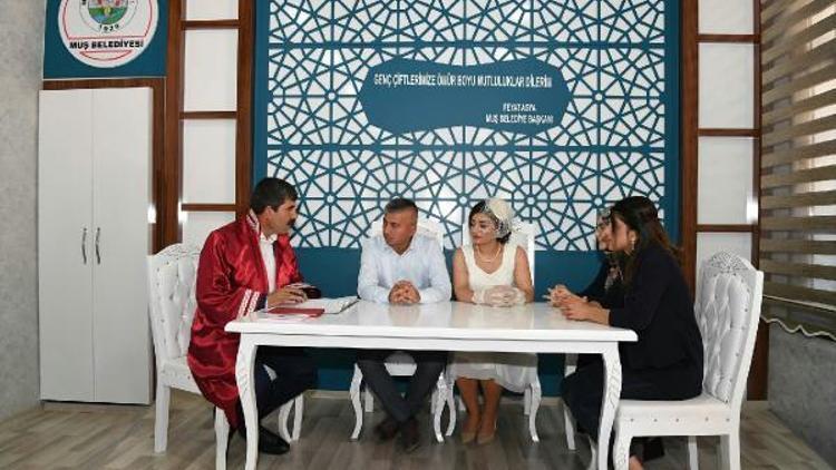 Başkan Asya yeni nikah salonunda ilk nikahı kıydı