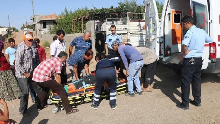 Yıkılan iskeleden düşen Suriyeli işçi ağır yaralandı