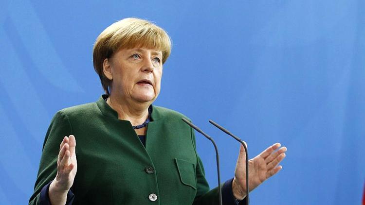 Merkelden Almanyadaki Türklere çağrı