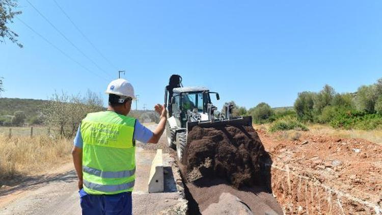 Çeşmede su şebekeleri yenileniyor