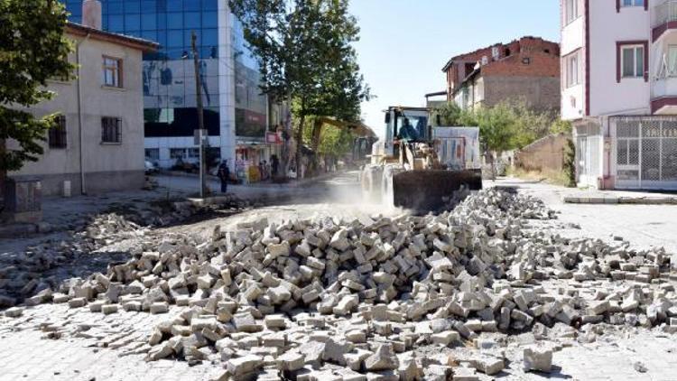 Cumhuriyet Caddesi yenileniyor