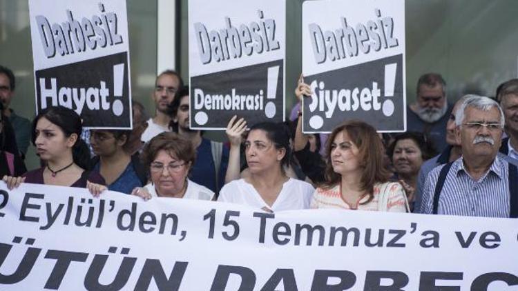 Fotoğraflar // Taksimde 12 Eylül protestosu
