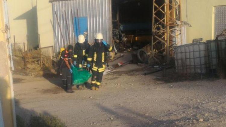 Amonyak tankında bakım yapan teknisyen zehirlenerek öldü