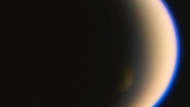 Cassiniden hoşçakal öpücüğü: Uydu ölüm dalışına başladı