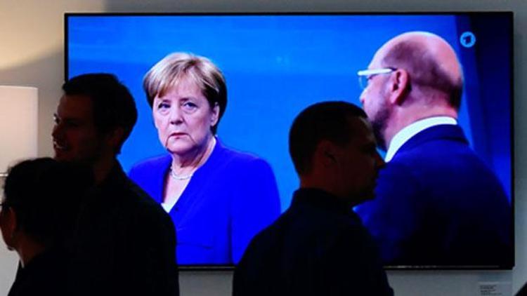 Schulz, Merkel’le  2. düelloyu istiyor
