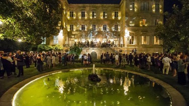 15. İstanbul Bienali’nin açılış töreni Fransa Sarayı Bahçesinde yapıldı