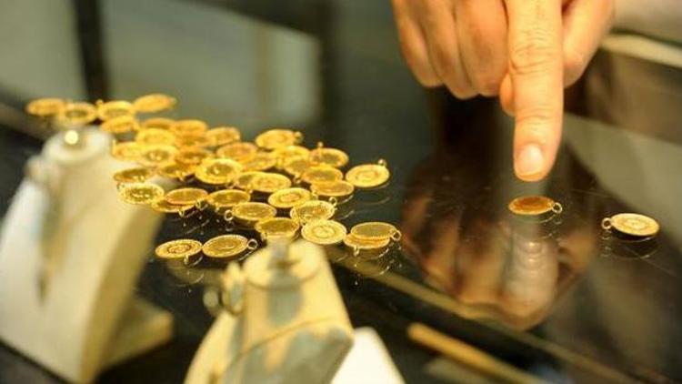 Çeyrek altın 240 liradan satılıyor