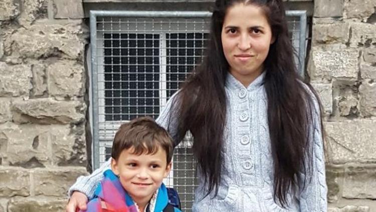 Almanyada Türk anne ve oğlu bıçaklanarak öldürüldü