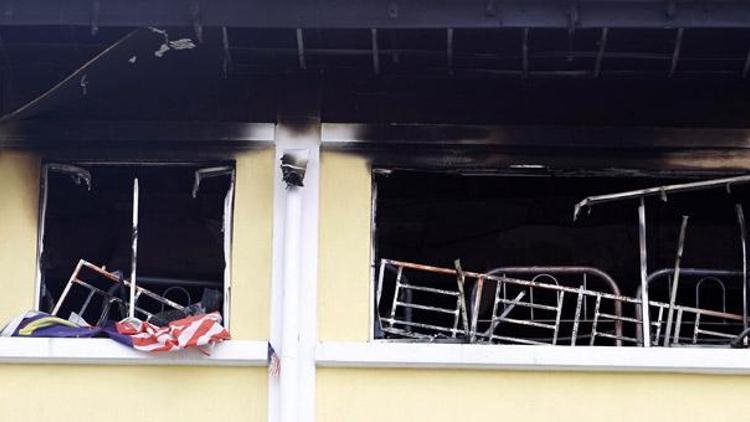 Malezyada dini eğitim veren okulda yangın: 24 ölü