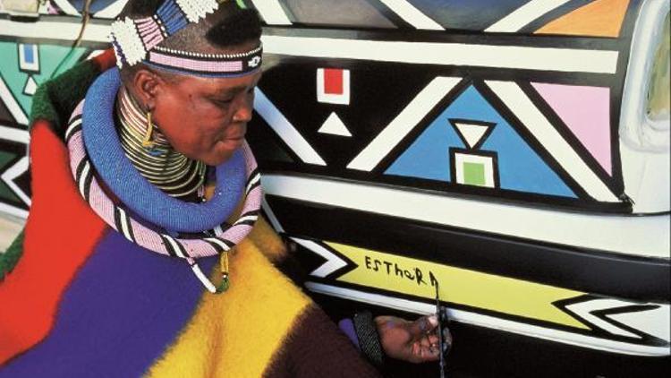 81 yaşındaki Güney Afrikalı sanatçının eserine ünlülerden büyük ilgi