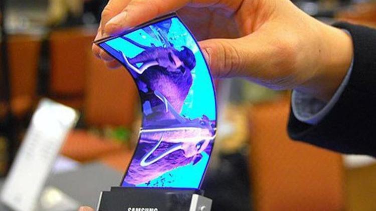 Samsungun yıllardır beklenen bükülebilir telefonu yolda